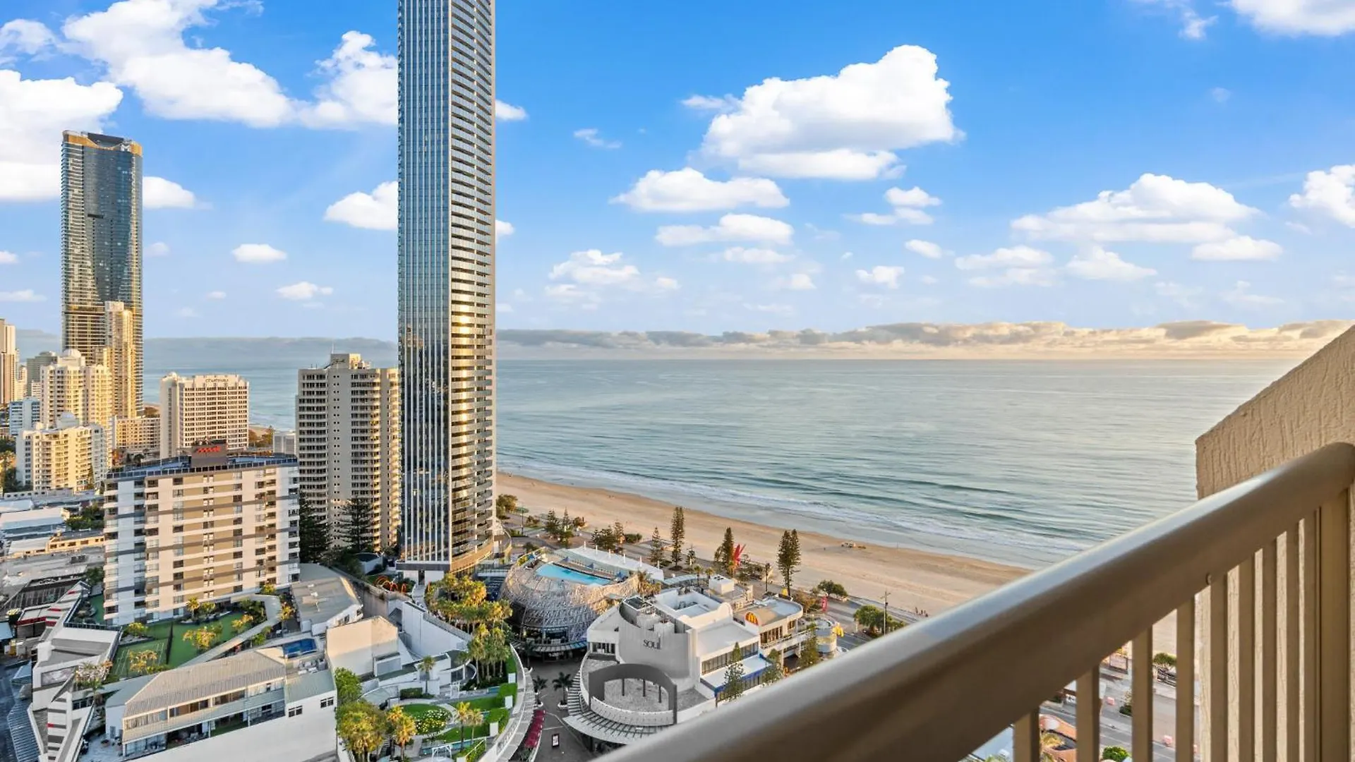 Apartment The Ballah - Central Surfers High Floor 2 Bedroom Ocean View Unit With Parking Pool Gym Gold Coast