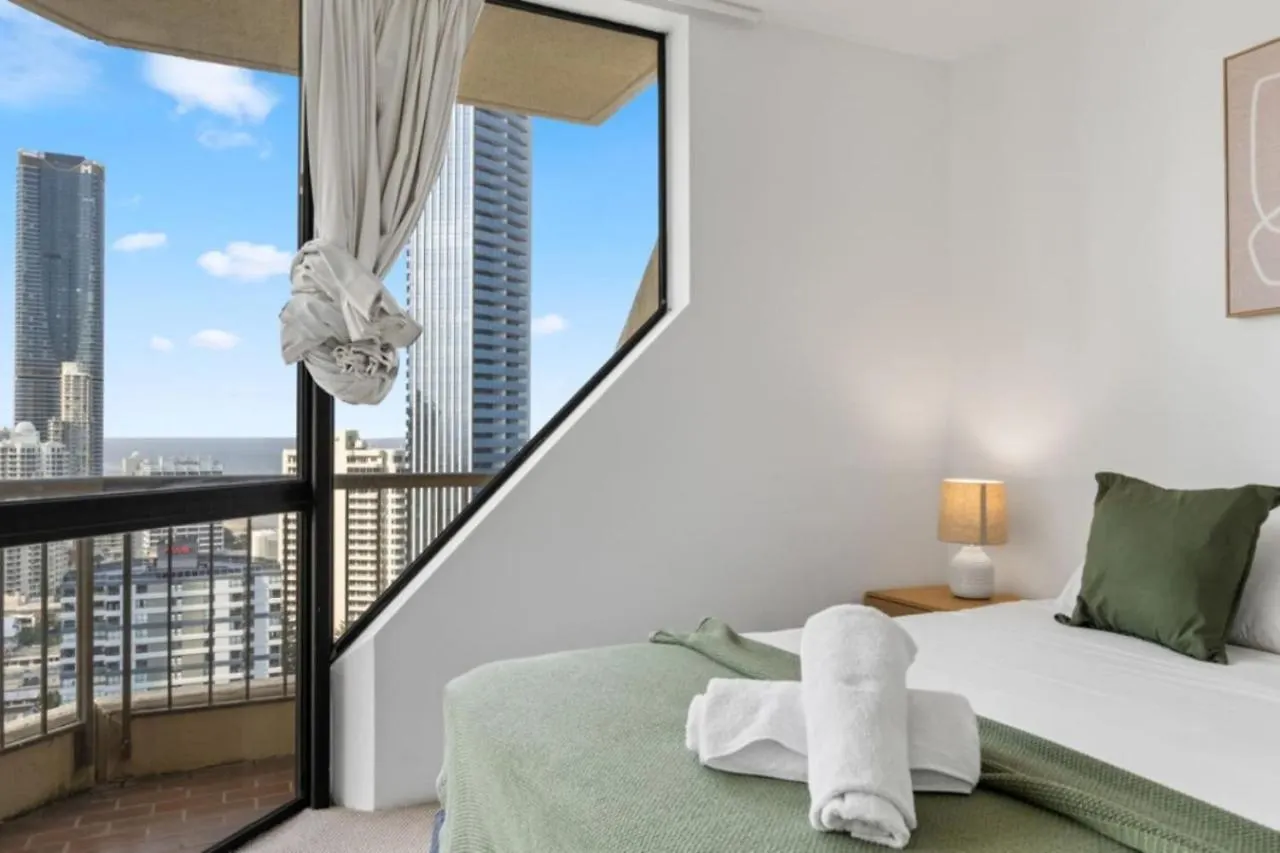 Apartment The Ballah - Central Surfers High Floor 2 Bedroom Ocean View Unit With Parking Pool Gym Gold Coast Australia