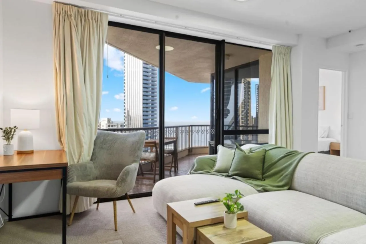 The Ballah - Central Surfers High Floor 2 Bedroom Ocean View Unit With Parking Pool Gym Gold Coast